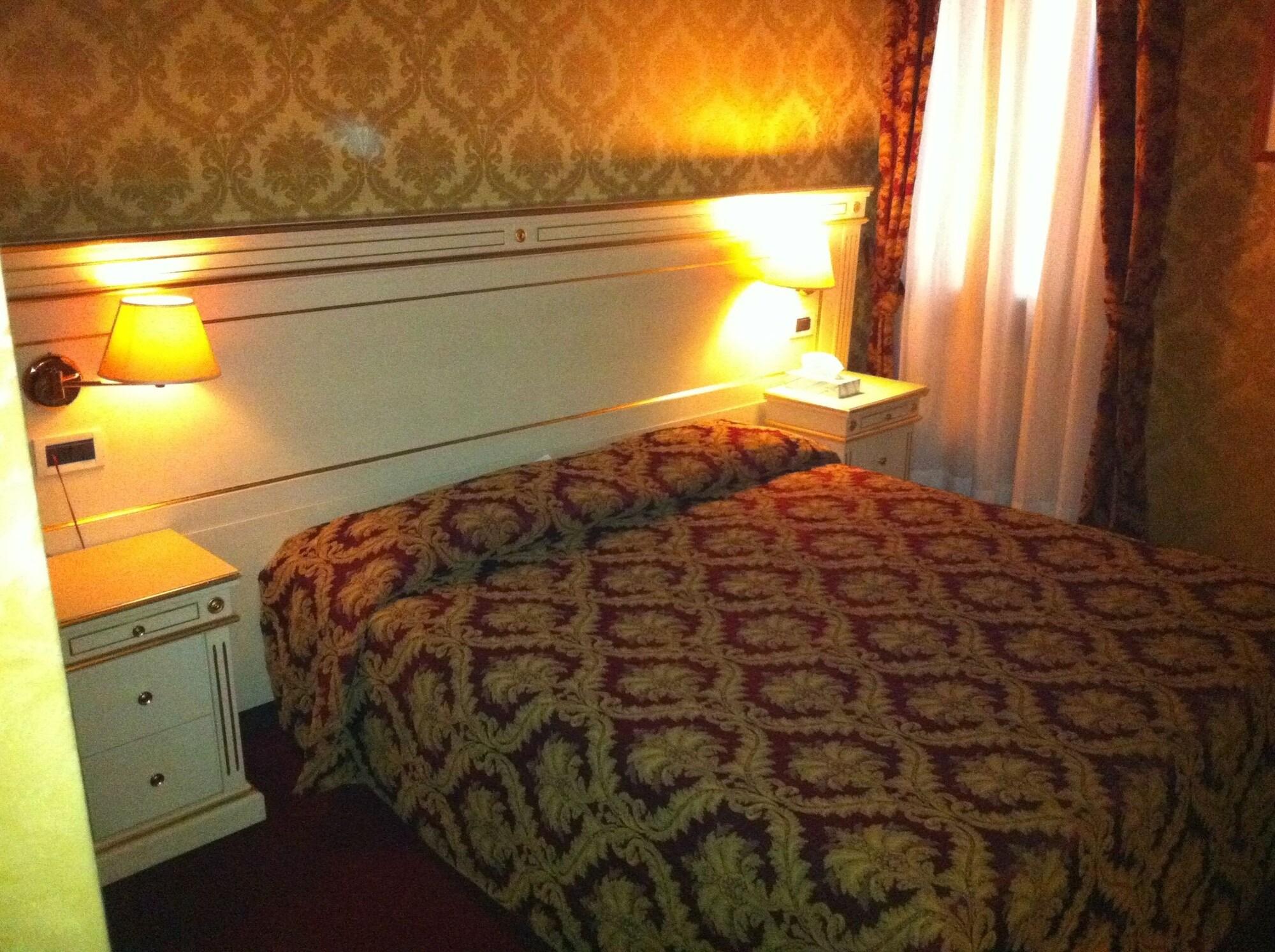 Casa Arte Hotel Venetië Buitenkant foto
