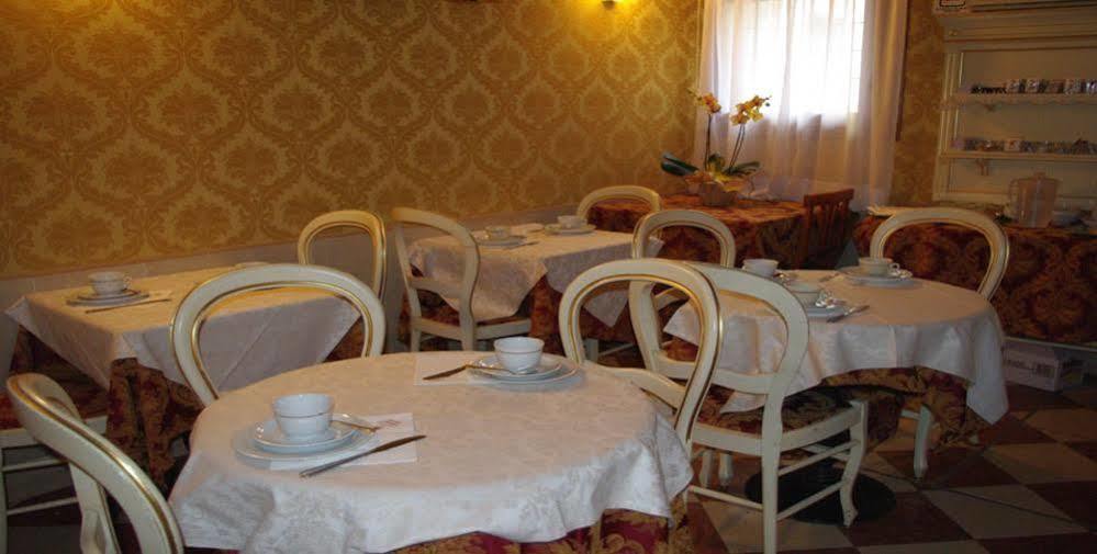 Casa Arte Hotel Venetië Buitenkant foto